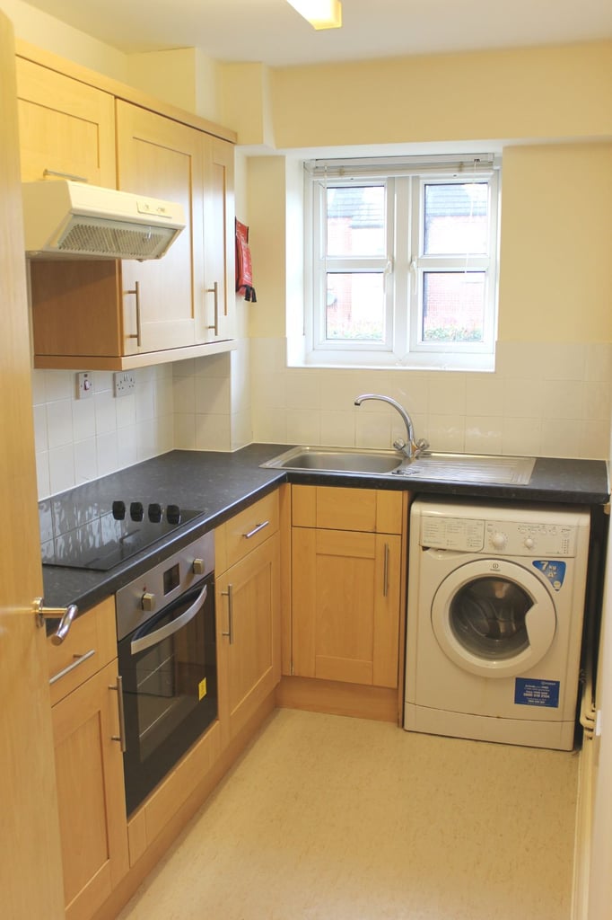 ATTENTION: Two Bedroom Apartment in Wolverhampton (Wednesfield) - Available Now!!!