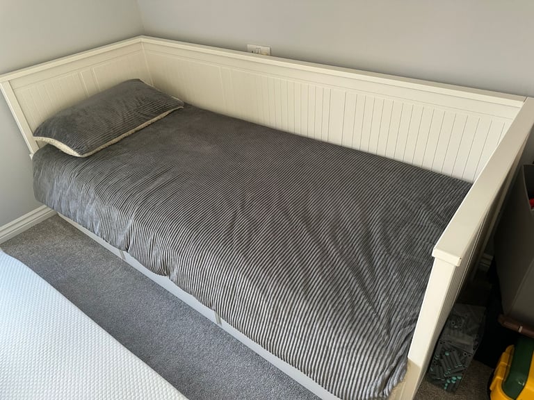image for IKEA hemnes day bed