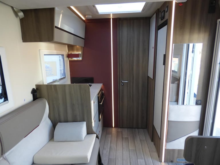 Roller Team Kronos Compact 590 Motorhome DIESEL MANUAL 2025
