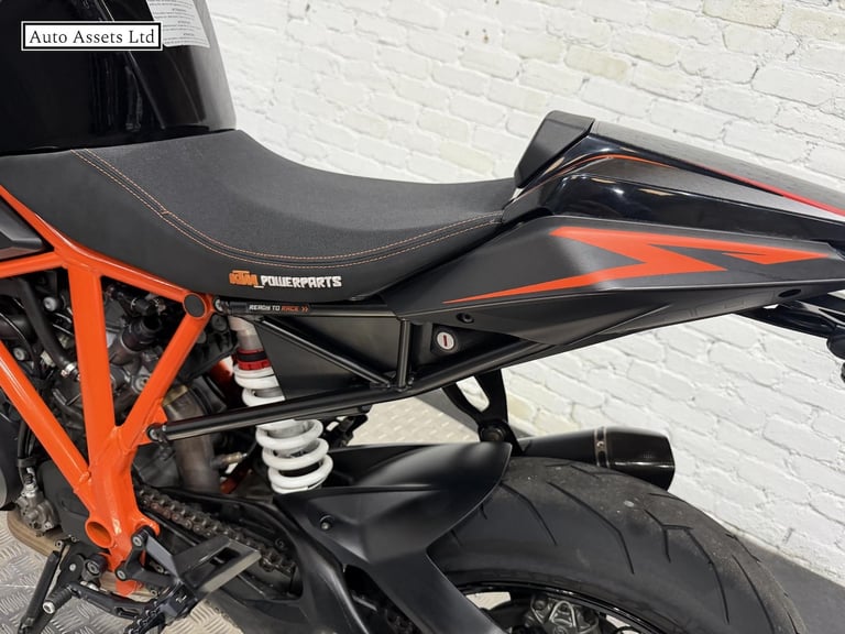 2016 KTM 1290 Super Duke R 1290 Naked Petrol Manual (172 ps) Naked Petrol Manual