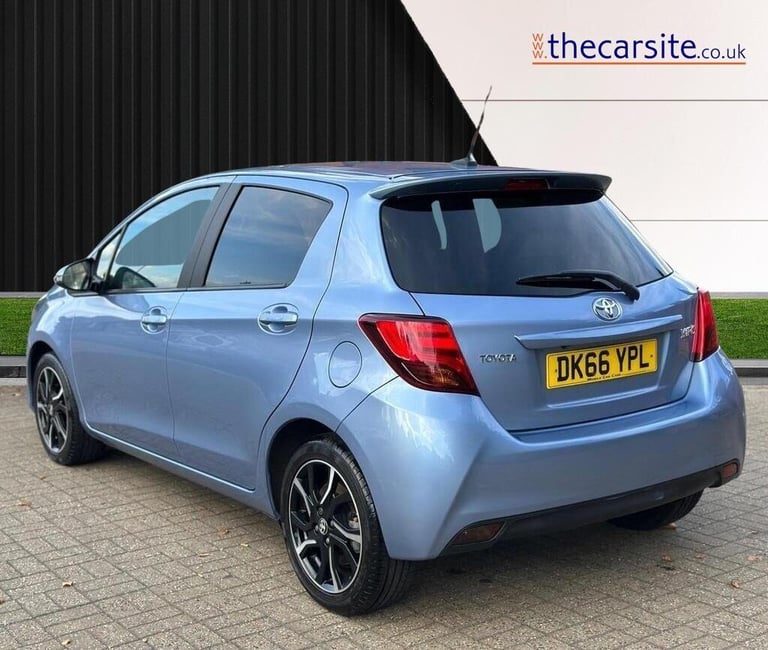 2016 Toyota Yaris 1.33 Dual VVT-i Design Multidrive S Euro 6 5dr HATCHBACK Petrol Automatic