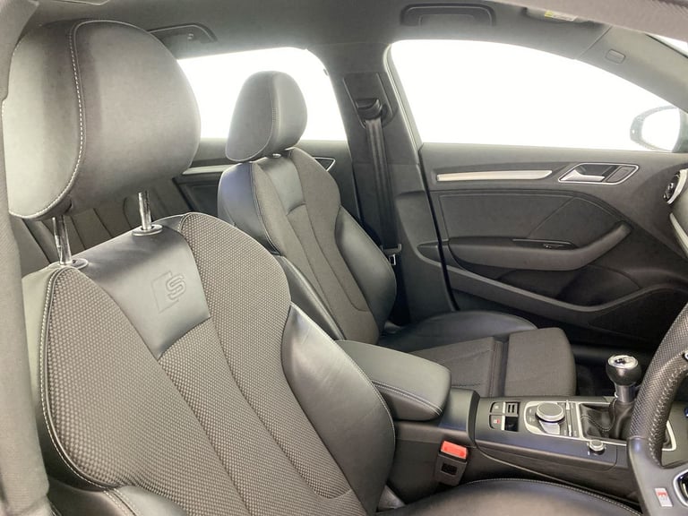  Audi A3 Sportback 1.5 Tfsi Cod 35 S Line Sportback 5dr Petrol Manual Euro 6