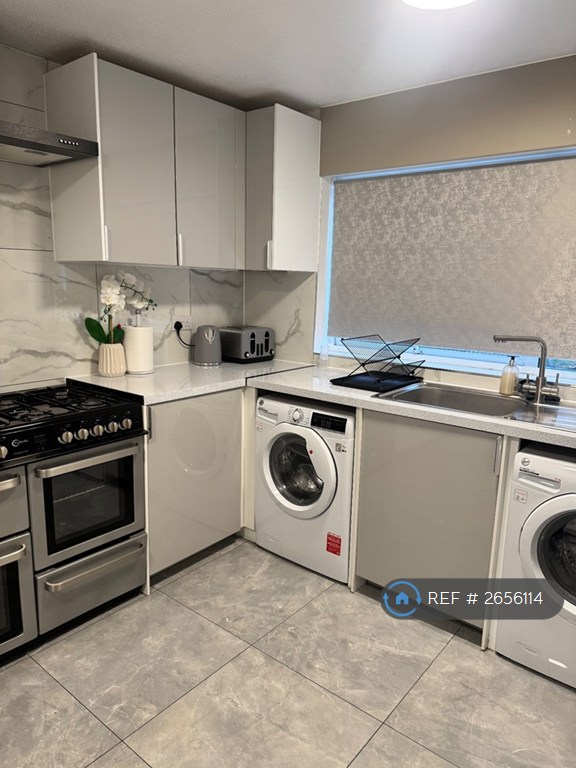 3 bedroom house in Wyldfield Gardens, London, N9 (3 bed) (#2656114)