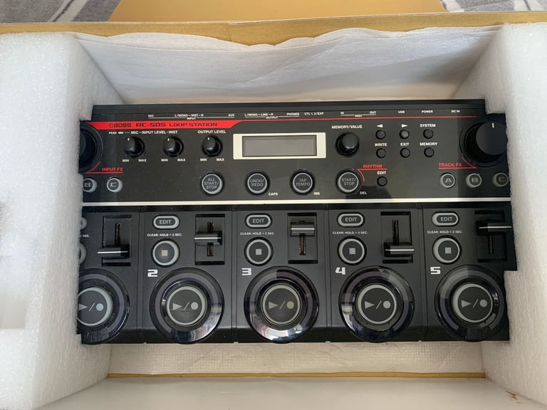 Boss RC-505 Loop Station Phrase Recorder Keyboard Effect Workstation
