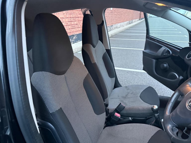 2013 Toyota AYGO 1.0 VVT-i Fire 5dr [AC] HATCHBACK PETROL Manual