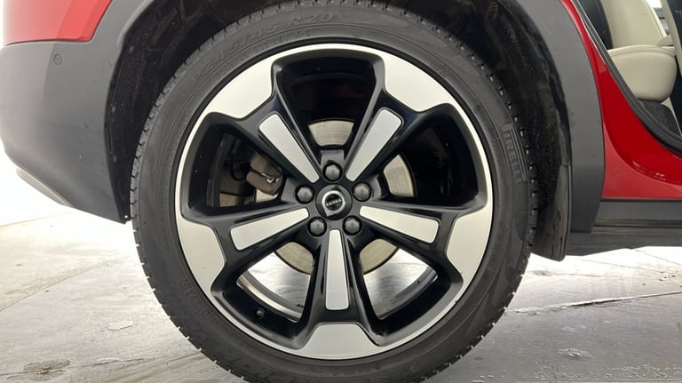 2020 Volvo XC40 Inscription Pro, B4 AWD mild hybrid Estate Petrol Automatic