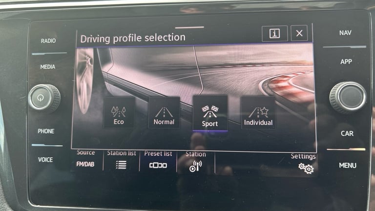 2021 Volkswagen Tiguan 2.0 TDI 4Motion R-Line 5dr DSG ESTATE DIESEL Automatic