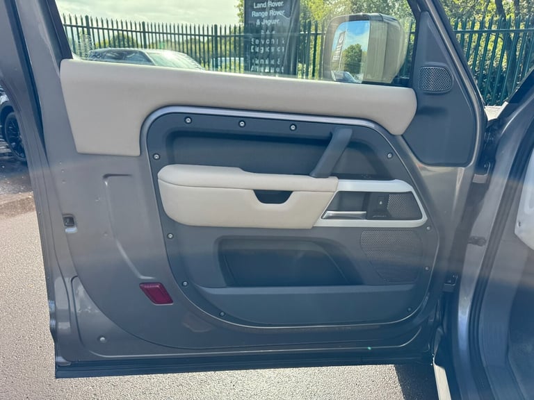 2021 Land Rover Defender 2.0 P300 HSE 90 3dr Auto [6 Seat] Estate Petrol Automatic