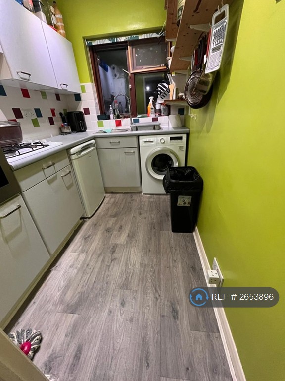 4 bedroom house in Eddy Close, Romford, RM7 (4 bed) (#2653896)