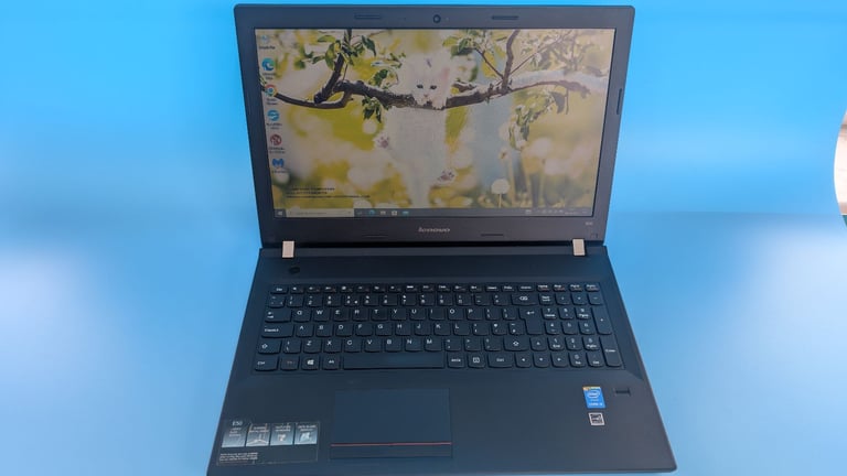 Refurbished Lenovo Laptop – Ready to Go!