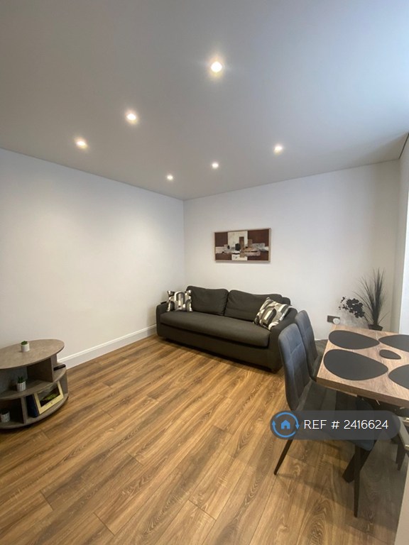 1 bedroom flat in London, Greater London, United Kingdom, SE18 (1 bed) (#2416624)