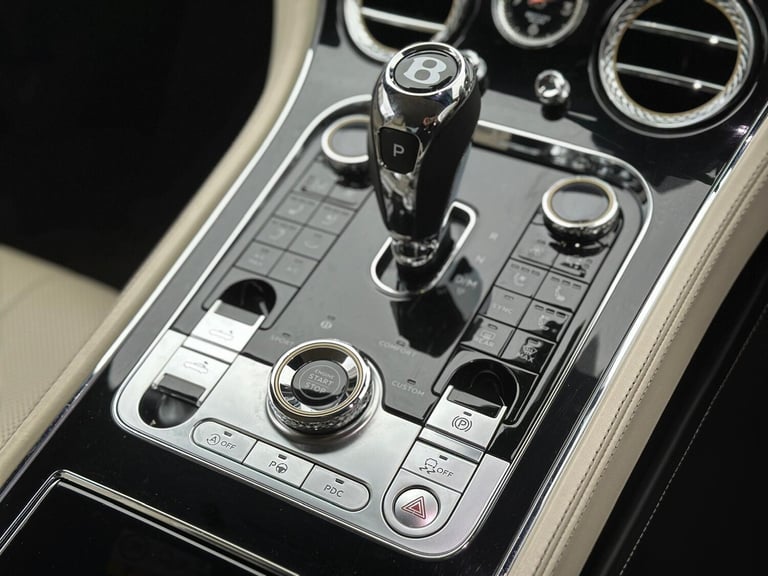 2020 (70) BENTLEY CONTINENTAL GTC 4.0 V8 2dr Auto