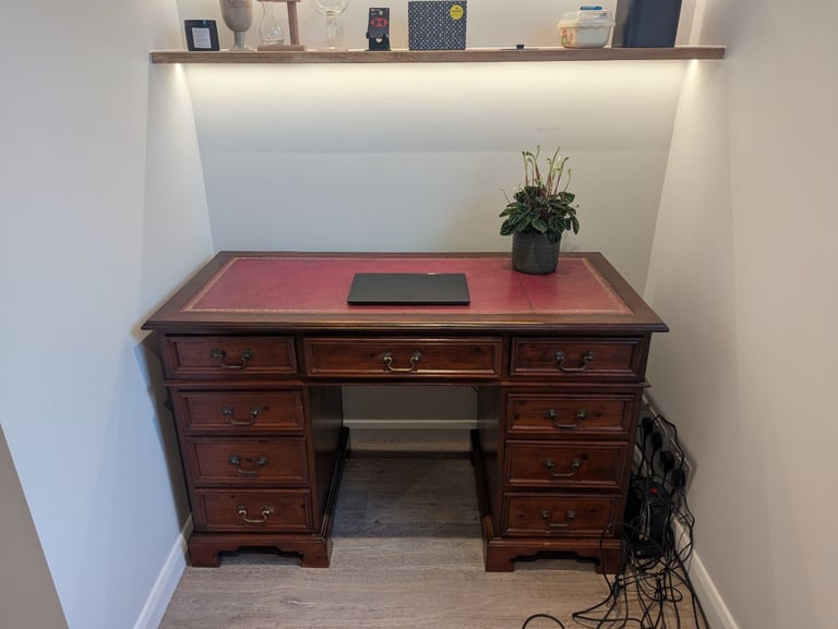 Captain Desk 