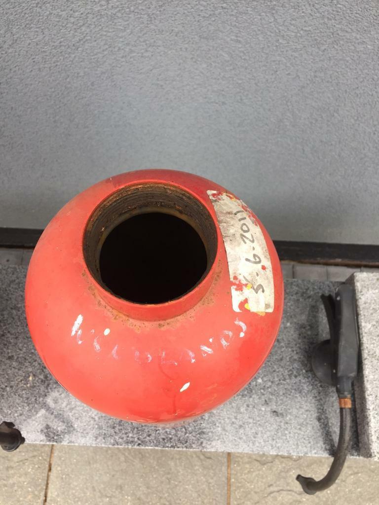 Fire extinguisher x2 for up cycling 