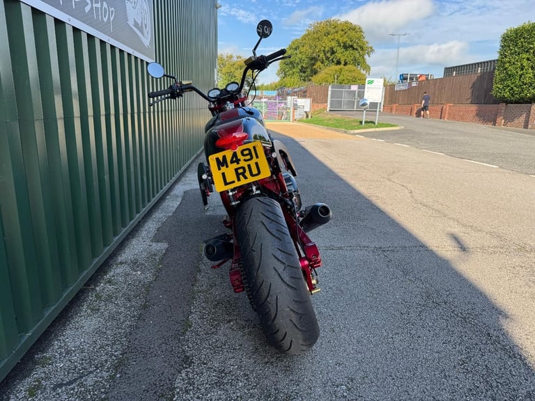 Triumph Daytona 900 CRK Custom Show Bike built by JWA Motorcyles Cafe Racer Kit