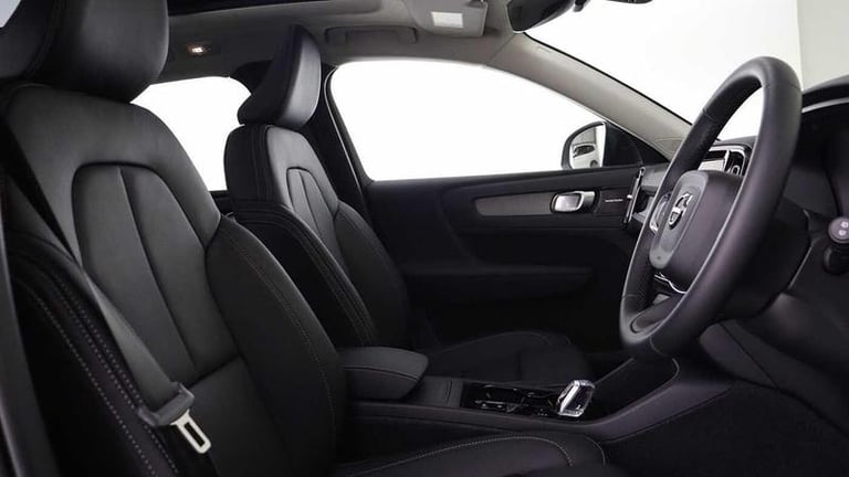2025 Volvo XC40 Ultra B4 Mild hybrid Petrol Dark Automatic SUV Hybrid Automatic