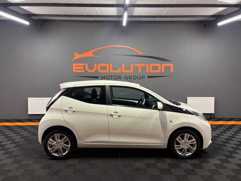 2014 Toyota AYGO 1.0 VVT-i X-Pression 5dr x-shift HATCHBACK Petrol Manual