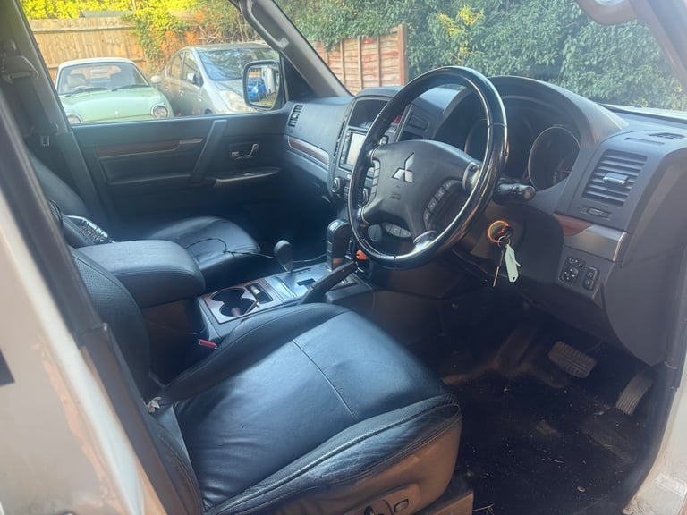 2012 Mitsubishi Shogun 3.2 DI-DC [197] SG4 Black 5dr Auto ESTATE Diesel Automatic