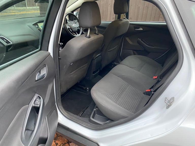 Ford, FOCUS, Hatchback, 2016, Manual, 999 (cc), 5 doors
