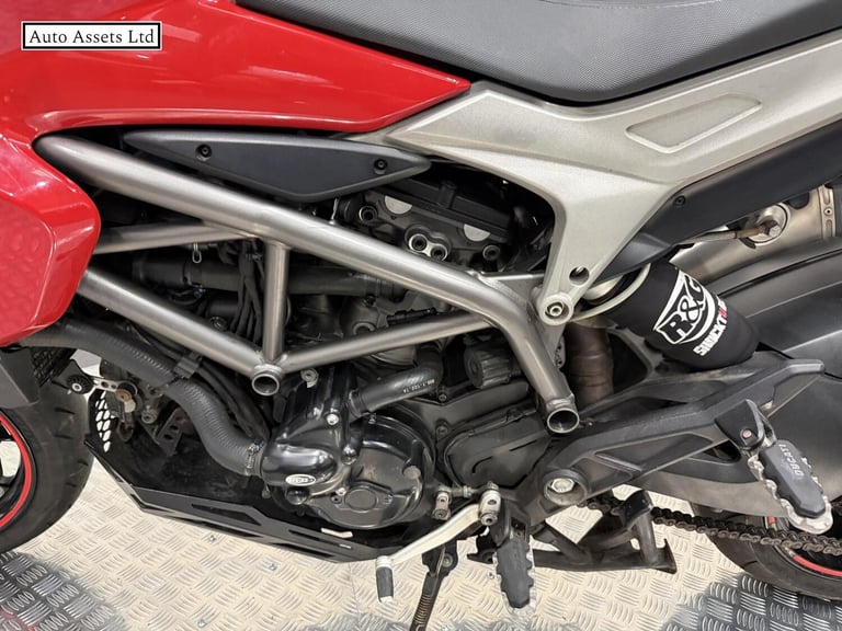 2014 Ducati Hyperstrada 821 821 Naked Petrol Manual Euro 3 (104 ps) Naked Petrol Manual