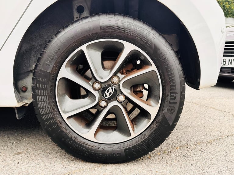 2019 Hyundai i10 1.0 Premium Euro 6 5dr HATCHBACK Petrol Manual