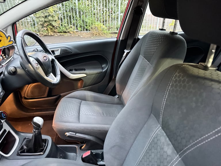 ( 2011 - DIESEL) FORD FIESTA TDCI 1.4*£20 TAX*MOT-1 YEAR *like vauxhall astra corsa focus mazda 2
