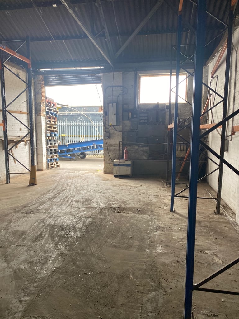Industrial unit in erith for rent 
