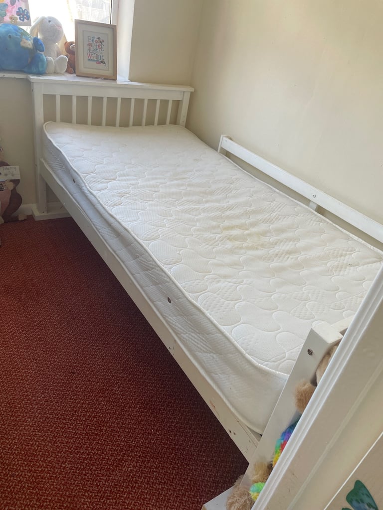 Single bed with mattress
