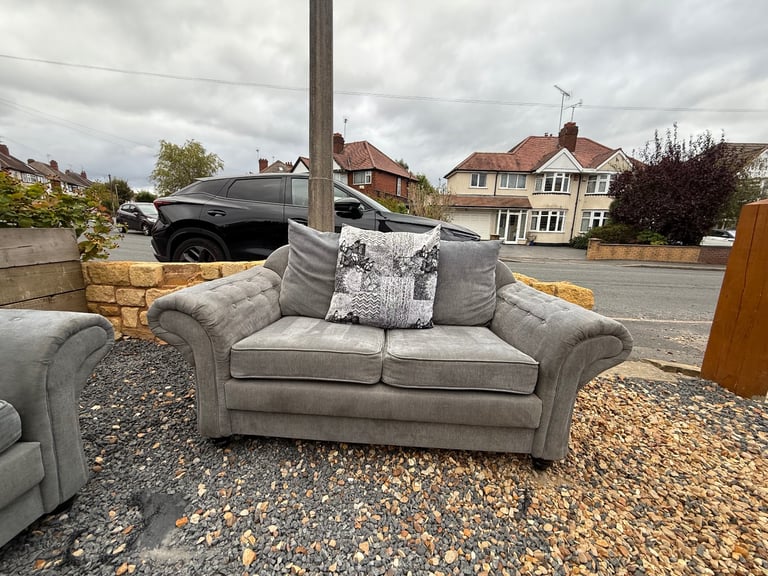 Grey Chesterfield 3&2 Sofa Set 