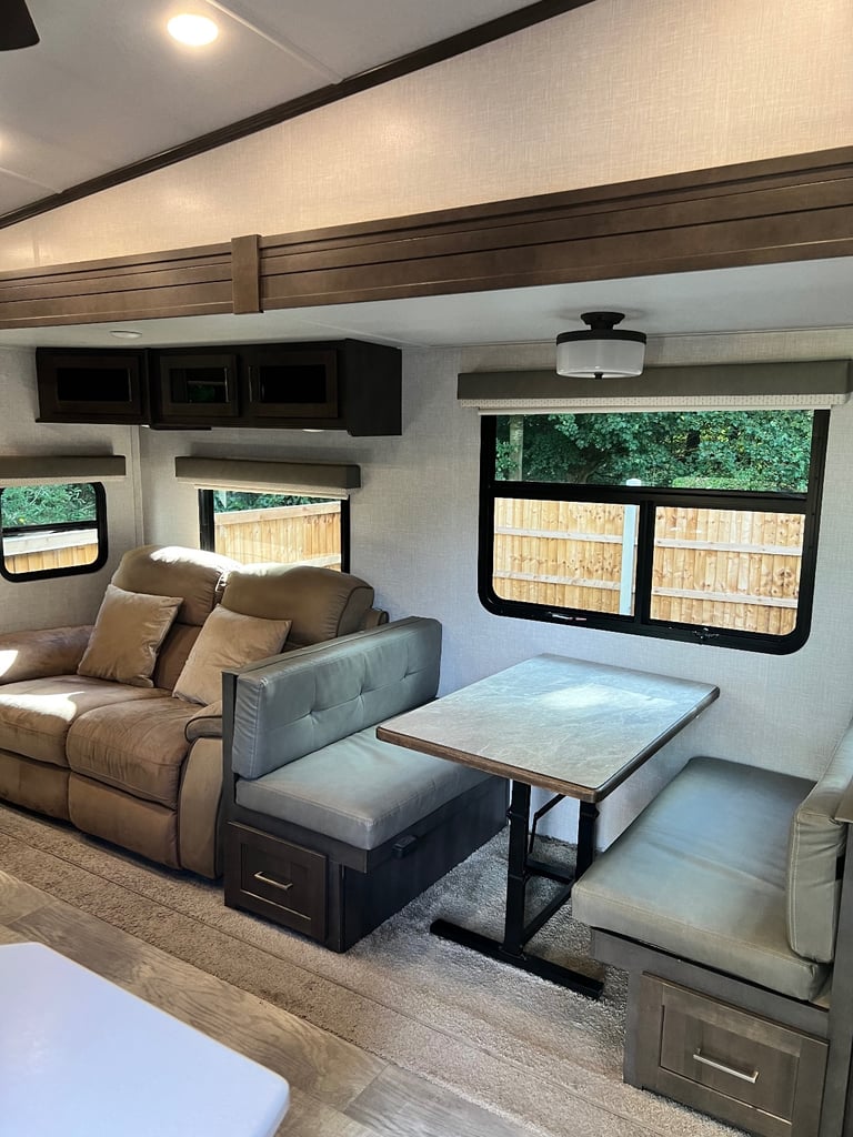 American 5th wheel 