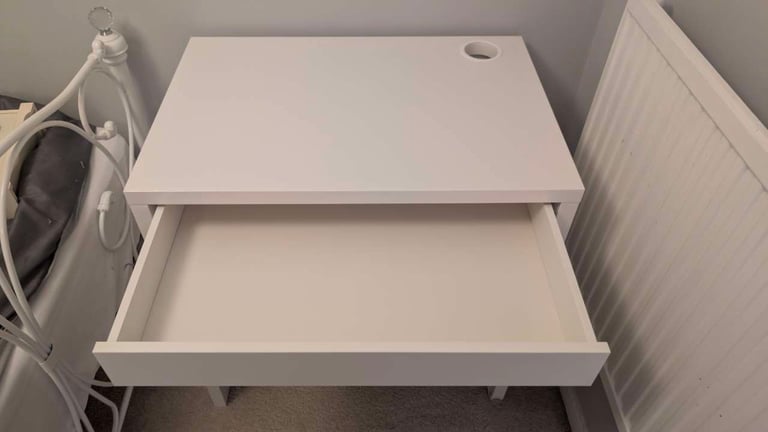 White single drawer desk 