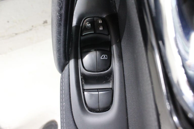 2014 Nissan Qashqai 1.2 DIG-T n-tec+ 2WD Euro 5 (s/s) 5dr HATCHBACK Petrol Manual