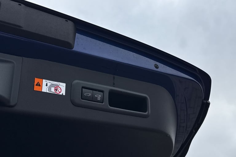 2024 Lexus LBX 1.5 VVT-iE Takumi SUV 5dr Petrol Hybrid E-CVT Euro 6 (s/s) (136 ps) SUV PETROL/ELE...