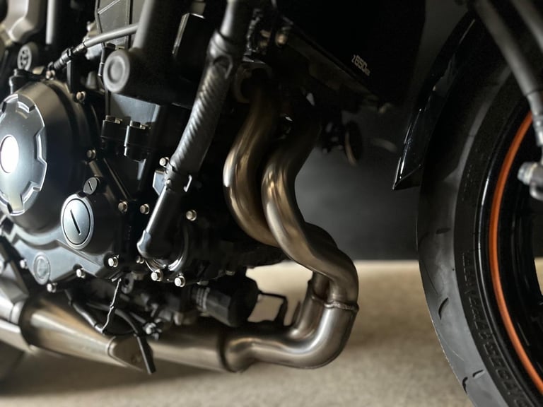 STUNNING LOW MILEAGE 2023/23 KAWASAKI Z650 RS MOTORCYCLE