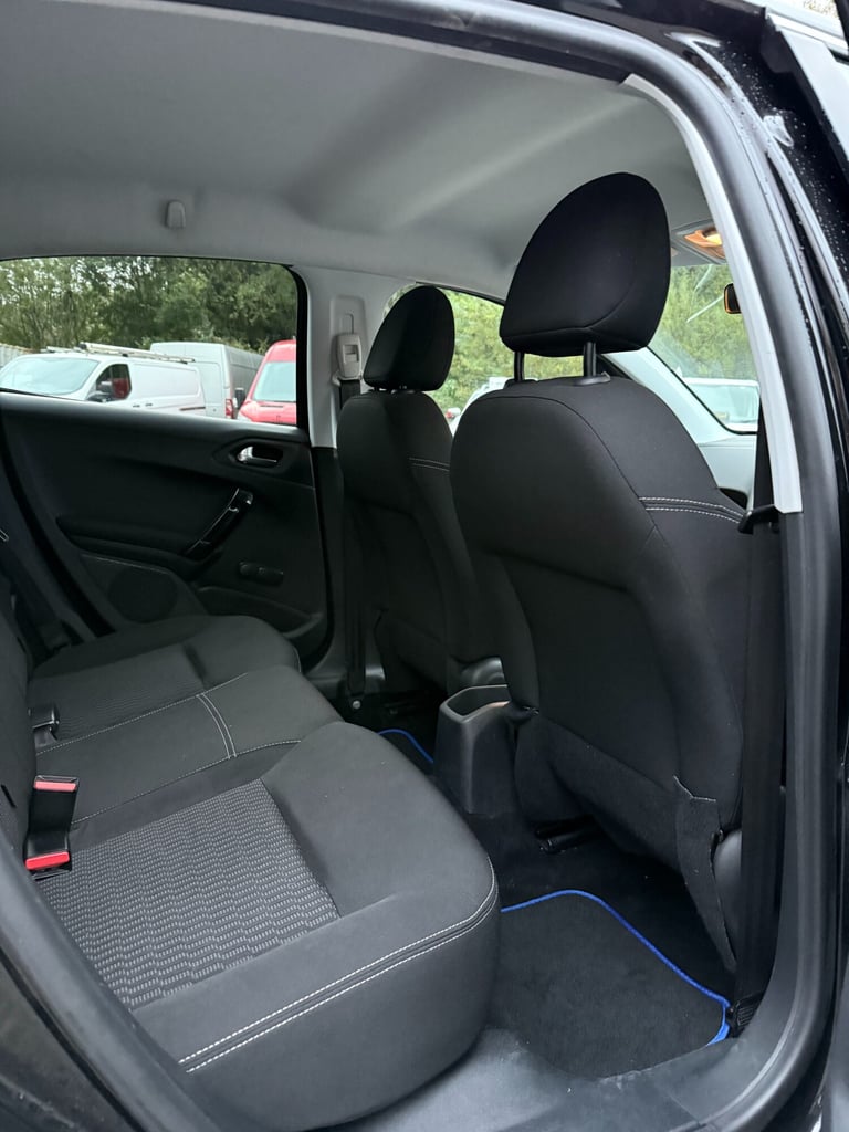 2017 Peugeot 208 12 PureTech 82 Active 5dr HATCHBACK Petrol Manual