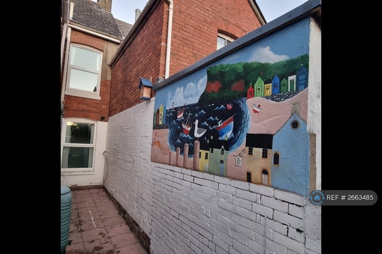 4 bedroom house in Grove Crescent, Teignmouth, TQ14 (4 bed) (#2663485)