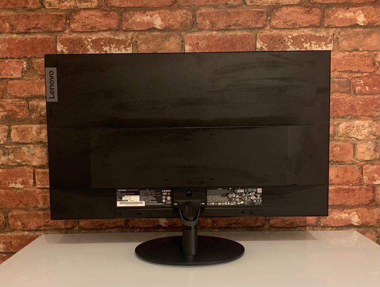 LENOVO 28” - 4K Monitor - Excellent Condition 