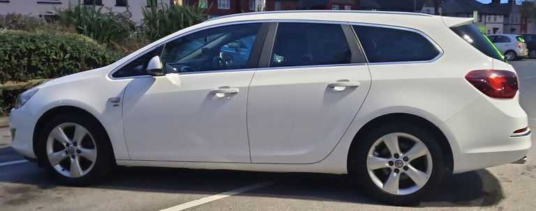 Vauxhall, ASTRA, Estate, 2012, Auto, Automatic, 1956 (cc), 5 doors, 2 Keys