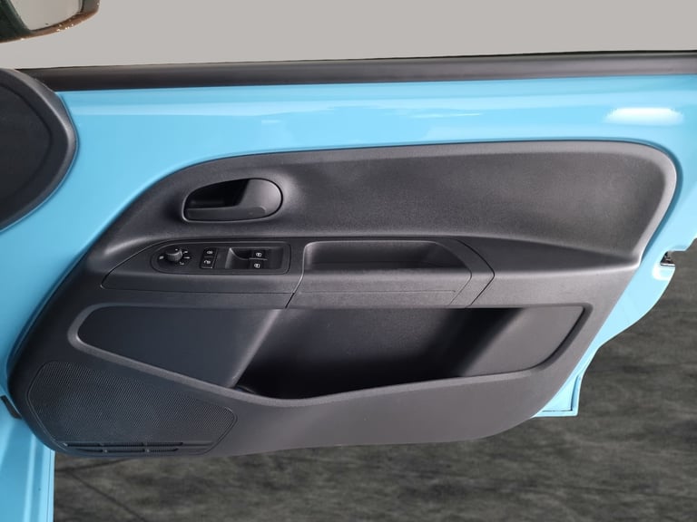 2022 Volkswagen up! 36.8kWh e-up! Hatchback 5dr Electric Auto (82 ps) - BLUETOOTH - CLIMATE CON H...