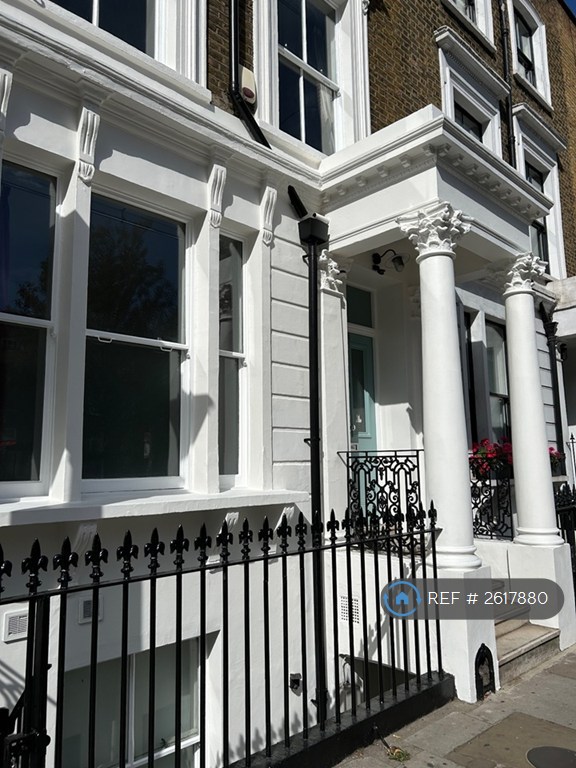 3 bedroom flat in St. Pauls Road, London, N1 (3 bed) (#2617880)