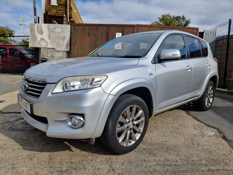 🚙 Toyota RAV4 SR – 2.2 Diesel 4x4 | Automatic | MOT July 2026 | Reliable SUV