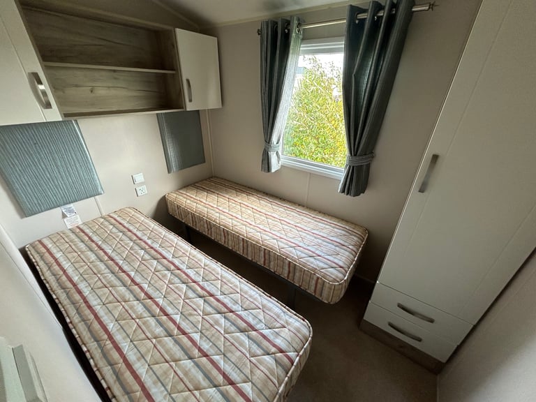 Mobile home for sale - 11.5 month season - Burgh Castle, Great Yarmouth