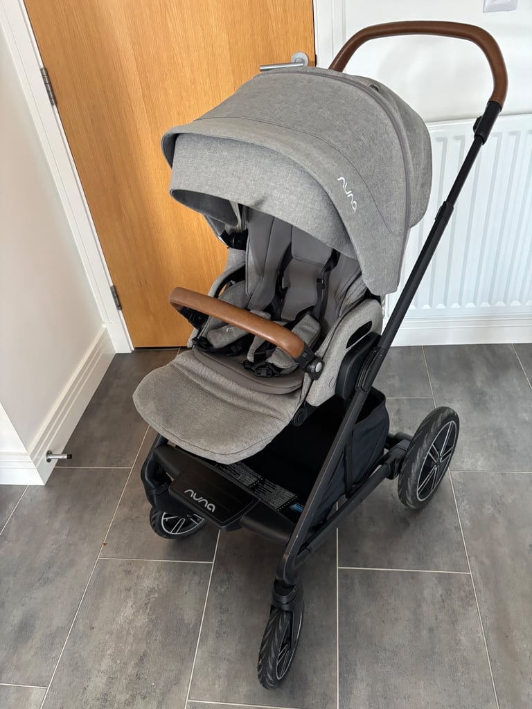 Nuna Mixx Next bassinet and stroller