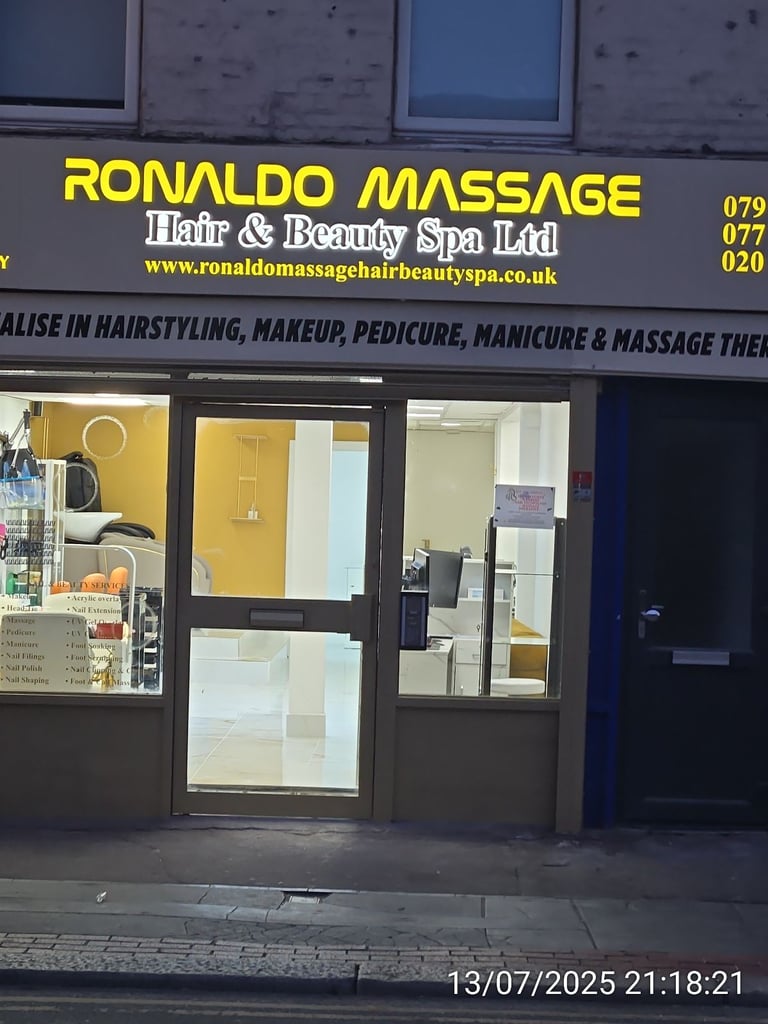 Hair Stylist Chair for rent