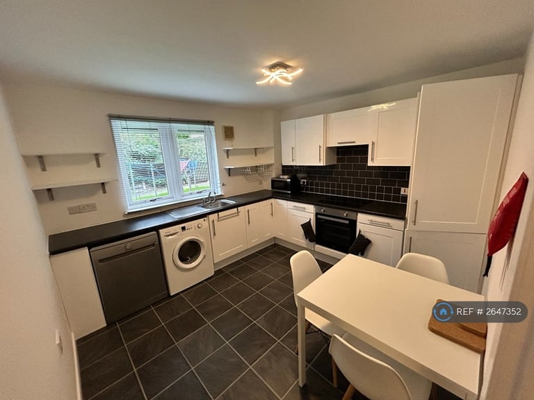 3 bedroom flat in Easter Dalry Wynd, Edinburgh, EH11 (3 bed) (#2647352)