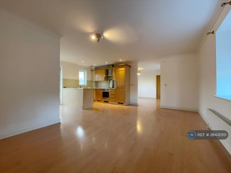 5 bedroom house in Willowmead Close, Runcton, Chichester, PO20 (5 bed) (#2643050)
