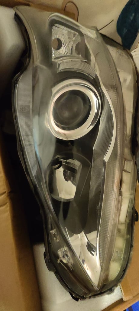 image for Lexus Headlights CT200H - 2013