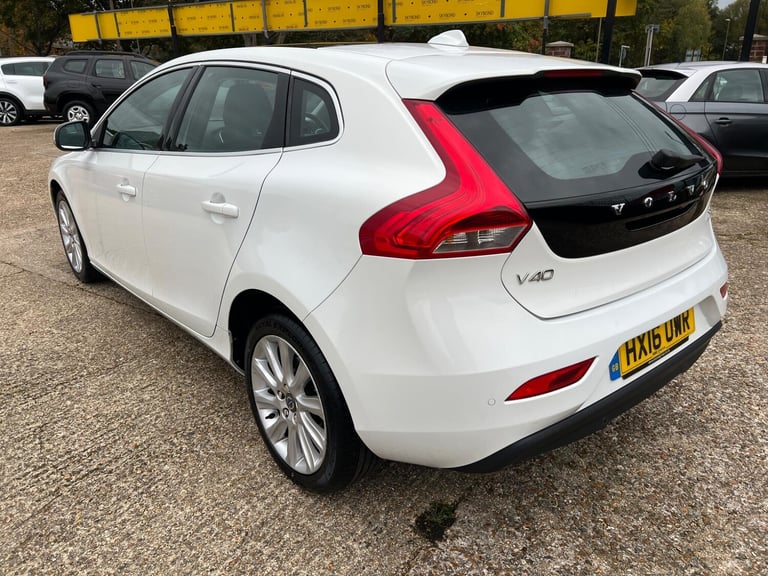 2016 Volvo V40 2.0 D2 SE Lux Nav Euro 6 (s/s) 5dr HATCHBACK Diesel Manual