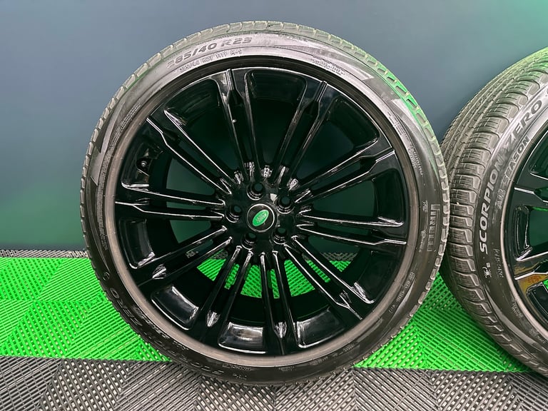 Genuine Range Rover Sport Vogue L460 23" Gloss Black Alloy Wheels Style 1075 & Pirelli’s & TPMS!