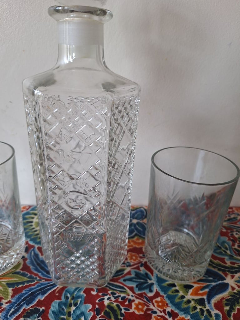 image for Whisky decanter + 6 glasses